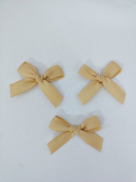 ببيون قماش محزز 1 سم (ذهبي)