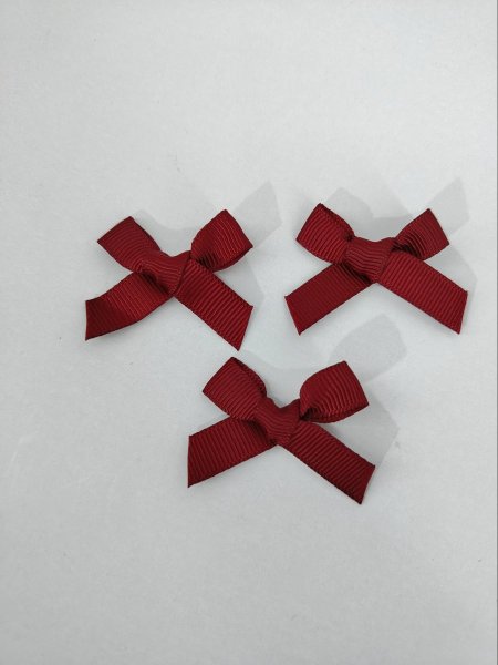 ببيون قماش محزز 1 سم ( خمري)