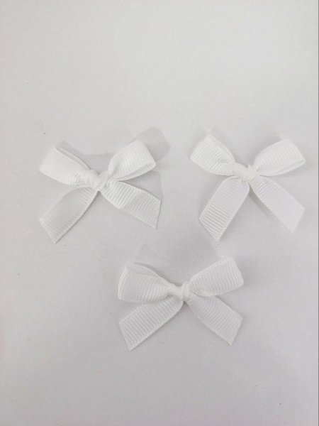 ببيون قماش محزز 1 سم (ابيض)