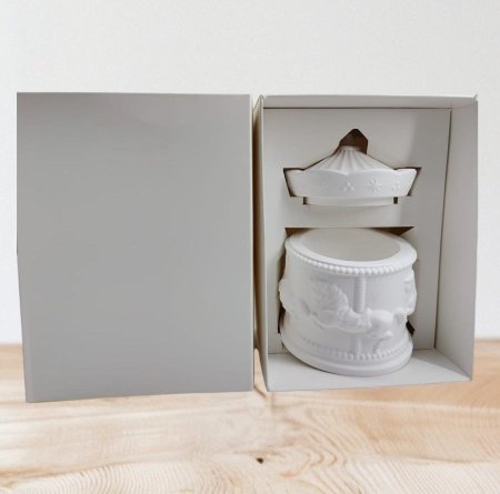 تحفة مضيفة (الحصان) حجر مع علبه