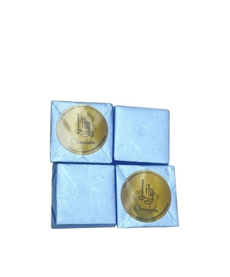 شكولاتة (lily) ازرق مربع محشوة