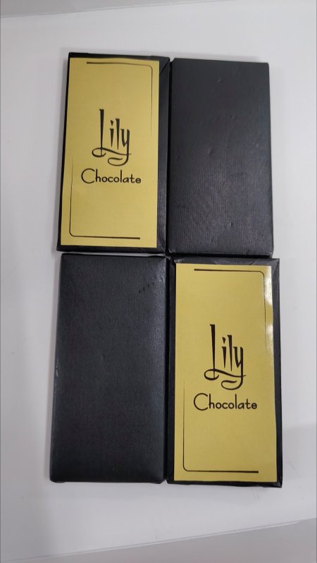 شكولاتة (lily) اسود مستطيل