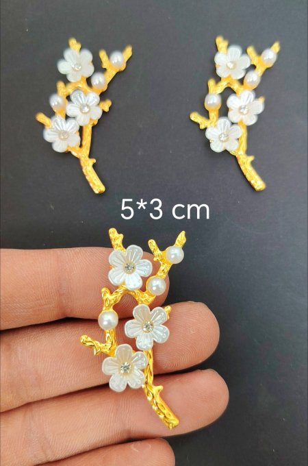 قطع تزيين معدن 5*3..cm