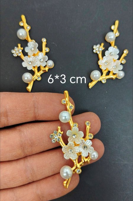 قطع تزيين معدن 6*3..cm