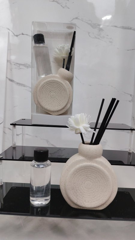 عطر فواح مع تحفه & علبة شفاف