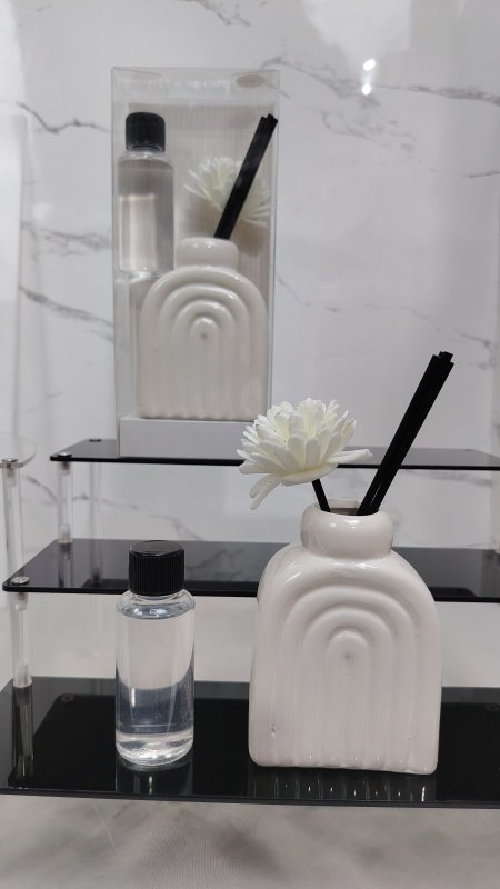 عطر فواح حجر مع تحفة & علبة شفاف