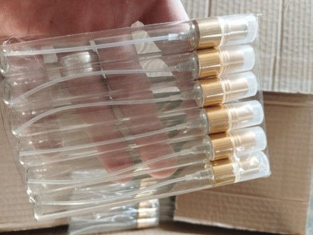 عبوة رش ( زجاج ) غطاء ذهبي 10 مل