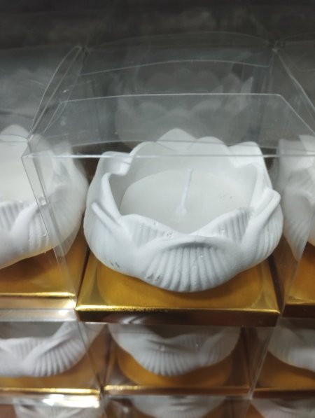 تحفة وردة مع شمع&علبه شفاف