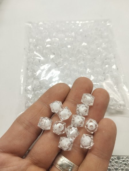 خرز كريستال ابيض